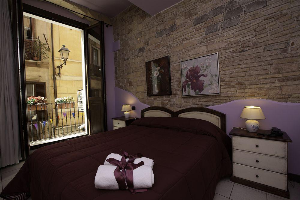 Arcobaleno Rooms Cagliari Eksteriør billede