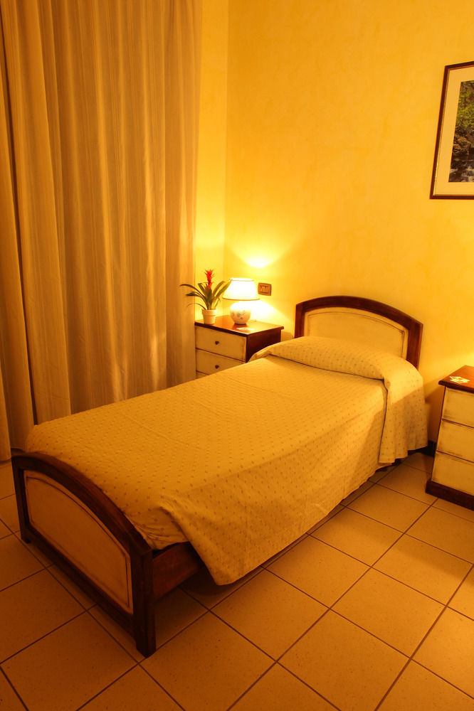 Arcobaleno Rooms Cagliari Eksteriør billede